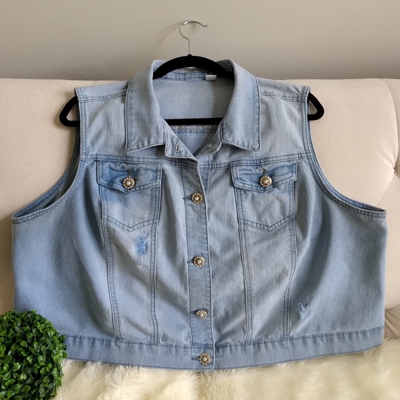 Jackets & Blazers - Denim Vest Light Wash Plus Size 22/24 Distressed